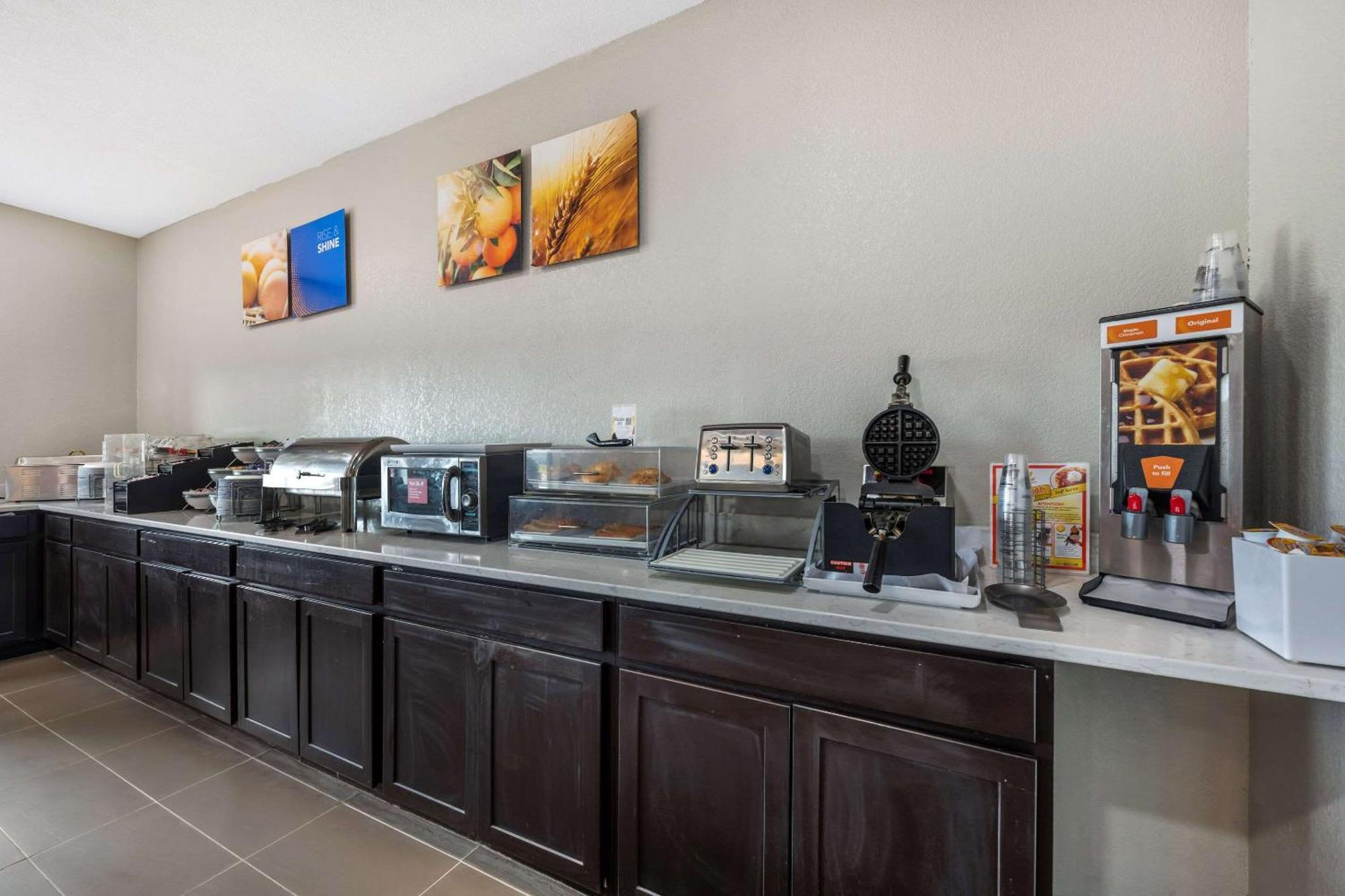Comfort Suites Omaha East-Council Bluffs Εξωτερικό φωτογραφία