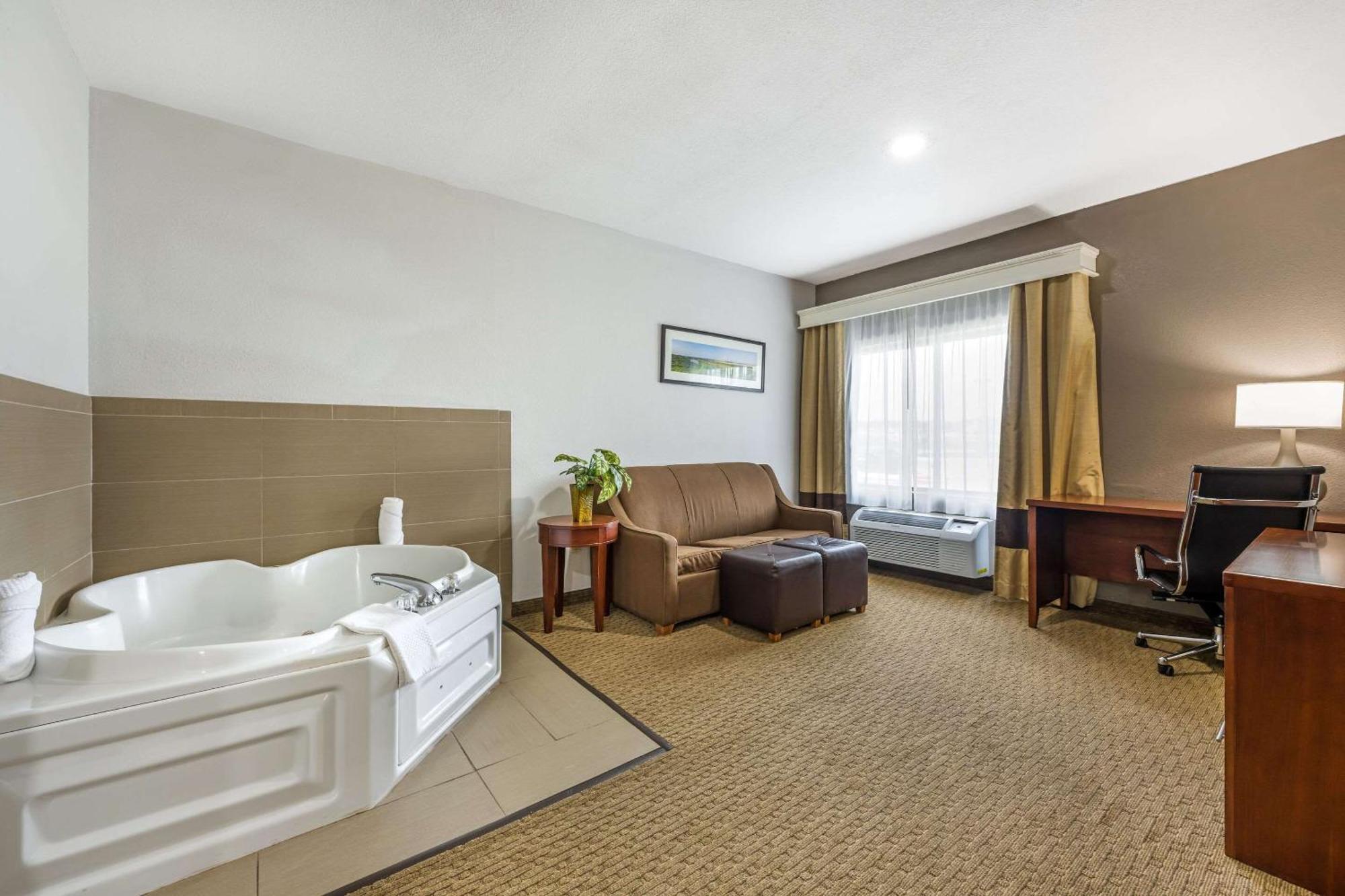 Comfort Suites Omaha East-Council Bluffs Εξωτερικό φωτογραφία